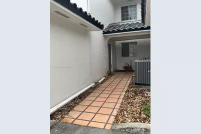 7502 NW 175th St #7502, Hialeah, FL 33015 - Photo 2