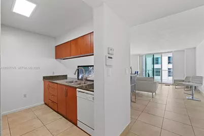 1200 Brickell Bay Dr #3714, Miami, FL 33131 - Photo 8
