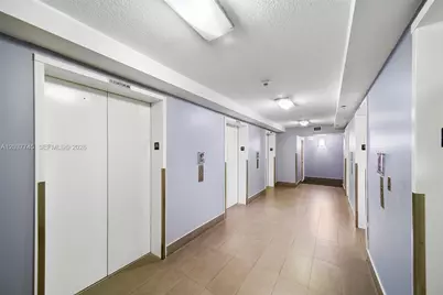 1200 Brickell Bay Dr #3714, Miami, FL 33131 - Photo 24