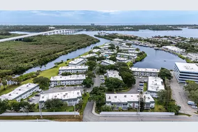 2800 Indian River Blvd #R9, Vero Beach, FL 32960 - Photo 1