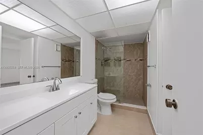 200 Lakeview Dr #101, Weston, FL 33326 - Photo 14