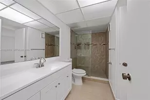 200 Lakeview Dr, Weston, FL 33326 - Photo 14