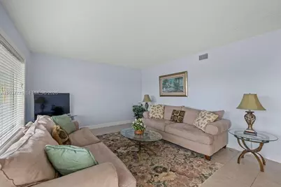 23 Royal Palm Pt #B, Vero Beach, FL 32960 - Photo 10