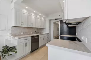 20191 E Country Club Dr, Aventura, FL 33180 - Photo 22