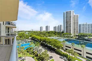20191 E Country Club Dr, Aventura, FL 33180 - Photo 32