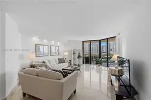 20191 E Country Club Dr, Aventura, FL 33180 - Photo 2