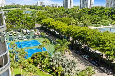 20191 E Country Club Dr #803, Aventura, FL 33180 - Photo 14