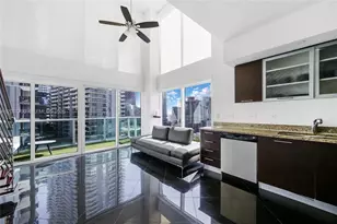 41 SE 5th St, Miami, FL 33131 - Photo 8