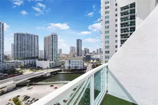 41 SE 5th St, Miami, FL 33131 - Photo 42