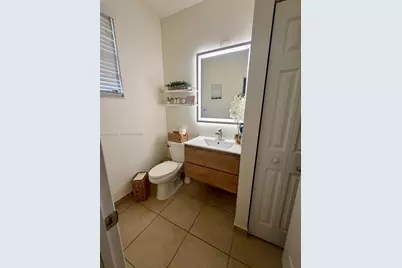 10251 W 32nd Ln #10251, Hialeah, FL 33018 - Photo 2