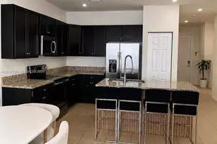 10251 W 32nd Ln, Hialeah, FL 33018 - Photo 4