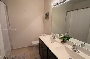 10251 W 32nd Ln, Hialeah, FL 33018 - Photo 10
