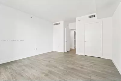 500 Brickell Av #1906, Miami, FL 33131 - Photo 8
