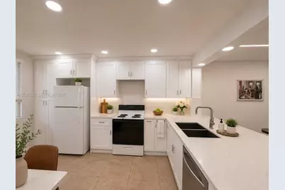 13701 SW 12th St #103A, Pembroke Pines, FL 33027 - Photo 2