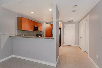 1050 Brickell Ave #2822, Miami, FL 33131 - Photo 10