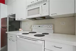 1500 Bay Rd, Miami Beach, FL 33139 - Photo 8