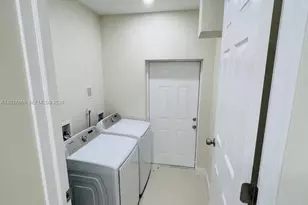 2434 Polk St, Hollywood, FL 33020 - Photo 8
