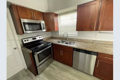 [Address not provided], Lauderdale Lakes, FL 33309 - Photo 4