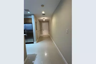 1060 Brickell Ave #4115, Miami, FL 33131 - Photo 4