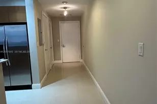 1060 Brickell Ave, Miami, FL 33131 - Photo 4