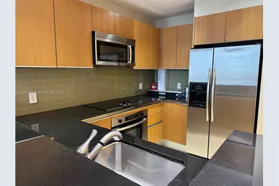 1060 Brickell Ave #4115, Miami, FL 33131 - Photo 2
