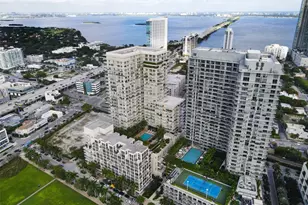 121 NE 34th St, Miami, FL 33137 - Photo 1