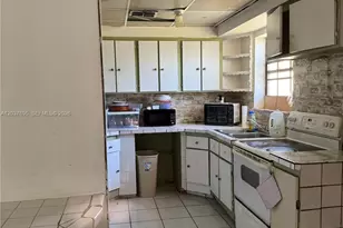 950 NE 160th St, North Miami Beach, FL 33162 - Photo 4
