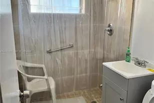 950 NE 160th St, North Miami Beach, FL 33162 - Photo 10