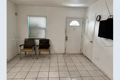 950 NE 160th St, North Miami Beach, FL 33162 - Photo 2