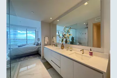 700 NE 24th St #1002, Miami, FL 33137 - Photo 10