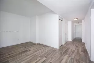 460 NE 28th St, Miami, FL 33132 - Photo 8