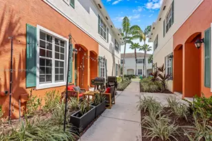 712 SW 2nd Way, Pompano Beach, FL 33060 - Photo 2