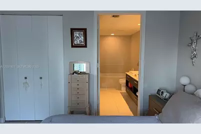 45 SW 9th St #1106, Miami, FL 33130 - Photo 40