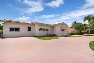 241 Hammond Dr, Miami Springs, FL 33166 - Photo 10