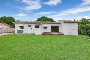 241 Hammond Dr, Miami Springs, FL 33166 - Photo 18