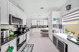 4152 Sapphire Terrace, Weston, FL 33331 - Photo 12