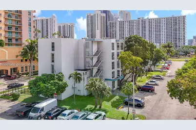 17560 Atlantic Blvd #501, Sunny Isles Beach, FL 33160 - Photo 2