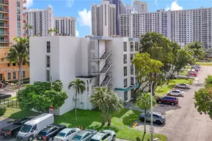 17560 Atlantic Blvd, Sunny Isles Beach, FL 33160 - Photo 2