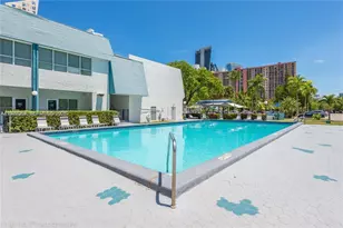 17560 Atlantic Blvd, Sunny Isles Beach, FL 33160 - Photo 6