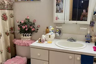 525 W 69th St, Hialeah, FL 33014 - Photo 12