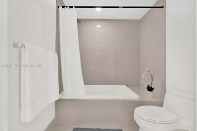 45 SW 9th St #1609, Miami, FL 33130 - Photo 20