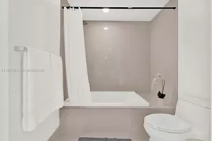 45 SW 9th St, Miami, FL 33130 - Photo 20