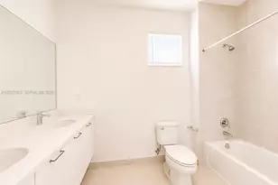 8185 NW 42nd St, Doral, FL 33166 - Photo 12