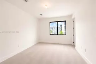 8185 NW 42nd St, Doral, FL 33166 - Photo 10