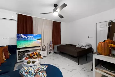 1131 SW 7th St, Miami, FL 33130 - Photo 12