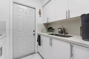 1131 SW 7th St, Miami, FL 33130 - Photo 14