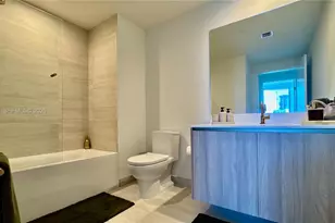77 SE 5th St, Miami, FL 33131 - Photo 22