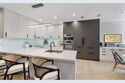 718 Valencia Ave #403, Coral Gables, FL 33134 - Photo 18