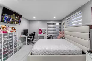 15470 SW 82nd Ln, Miami, FL 33193 - Photo 10