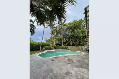 111 SW 29th Rd #111, Miami, FL 33129 - Photo 10